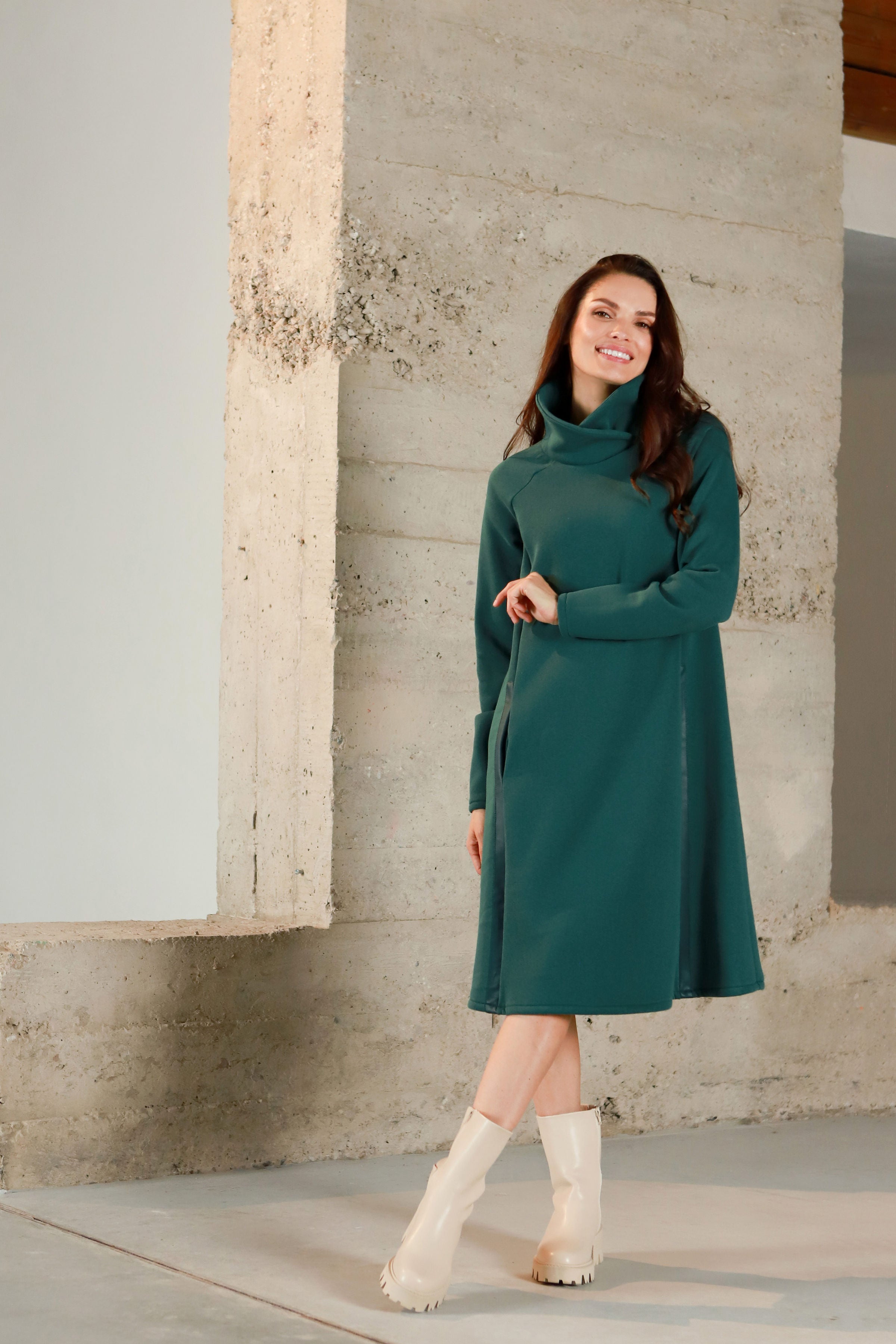 Lega medvilninė suknelė su pūkeliu iš vidaus "Isolde Deep Green"