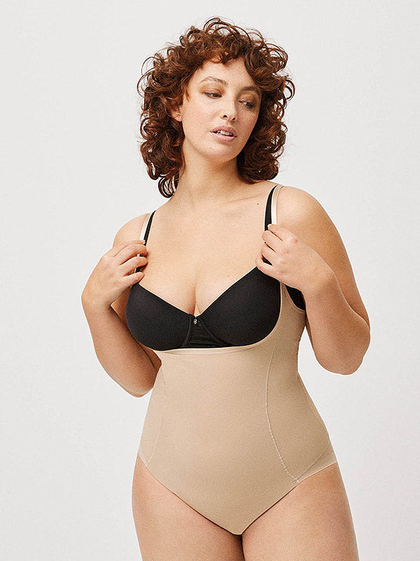 Ysabel Mora koreguojantis bodis „Isabela Nude“