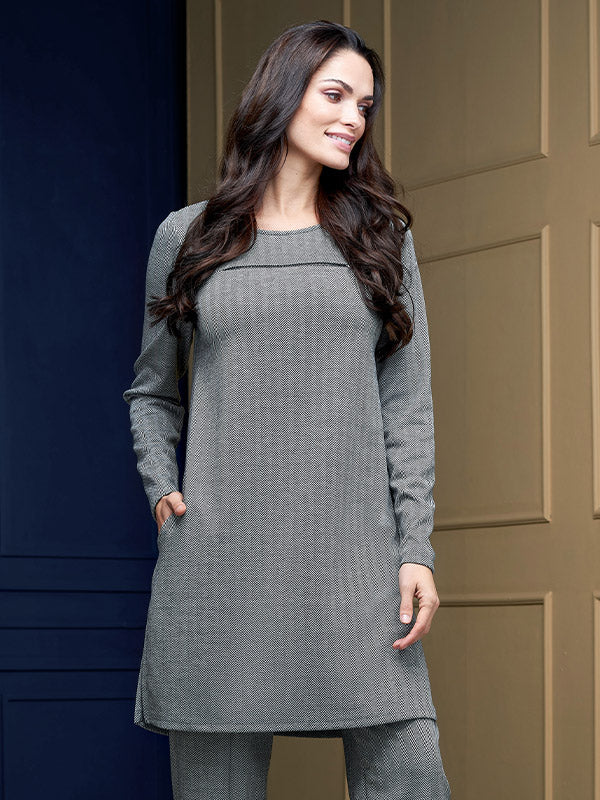 Lega suknelė su užtrauktuko papuošimu