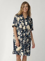 Triumph viskoziniai naktiniai "Lounge Me Boyfriend NDW SSL Navy - Multicolor Flower Print"