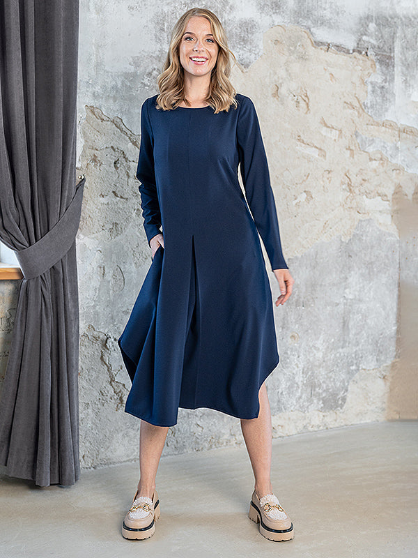 Lega laisvo kirpimo midi suknelė