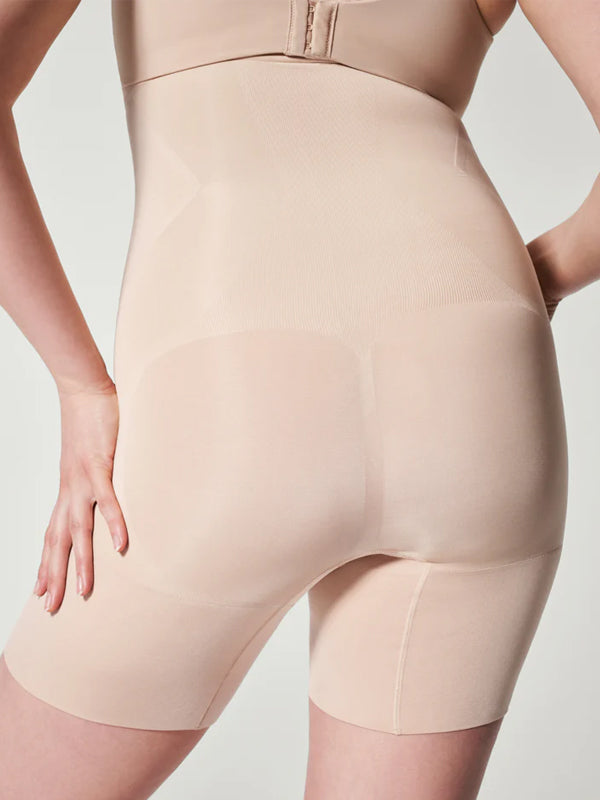 Spanx stipriai formuojantys aukšto juosmens šortukai "OnCore Mid-Thigh Nude"
