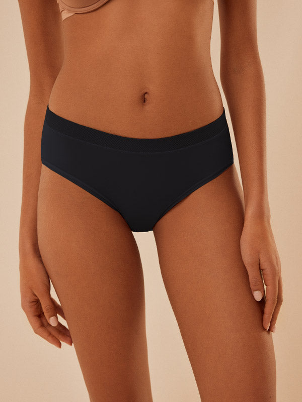 Ysabel Mora kelnaitės su stringų efektu "Tera Black"