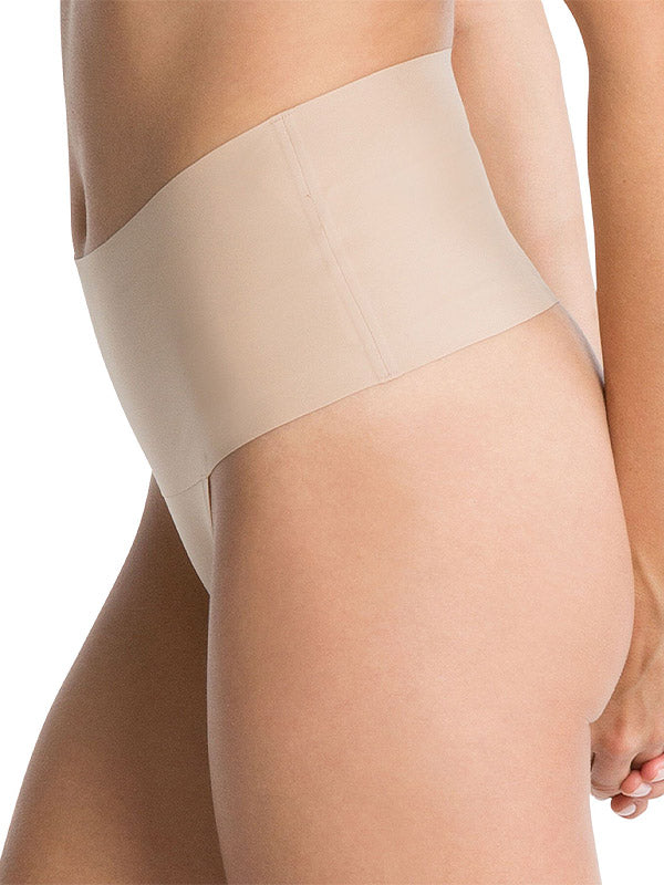 Spanx glotninančios kelnaitės stringai "Undie-tectable® Nude"
