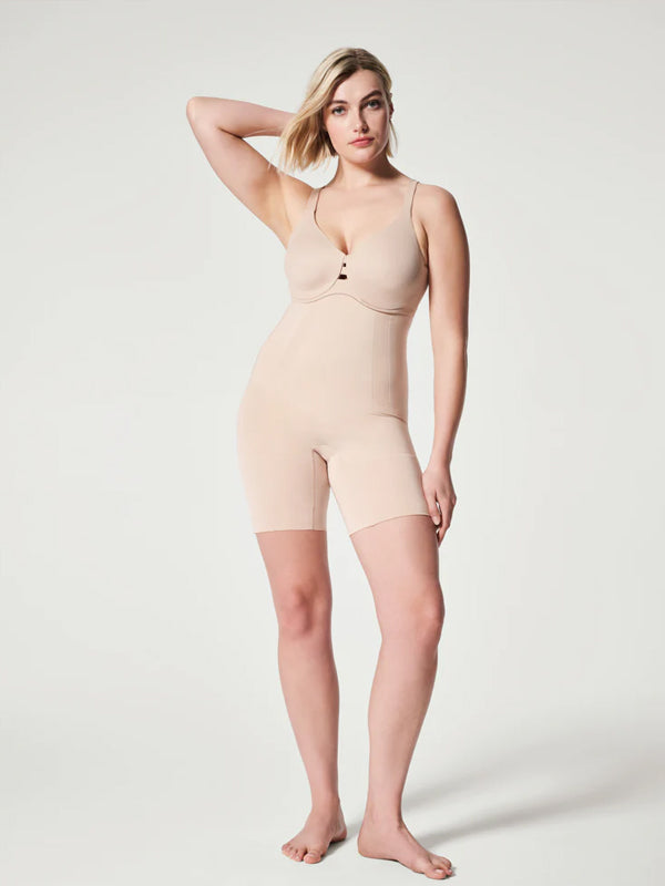Spanx stipriai formuojantys aukšto juosmens šortukai "OnCore Mid-Thigh Nude"