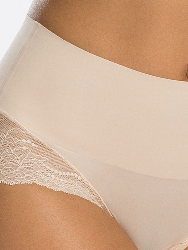Spanx glotninančios hipster kelnaitės su nėriniais "Undie-tectable® Lace Nude"