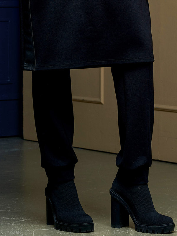 Lega sportinio stiliaus suknelė su gobtuvu "Alaida Black"