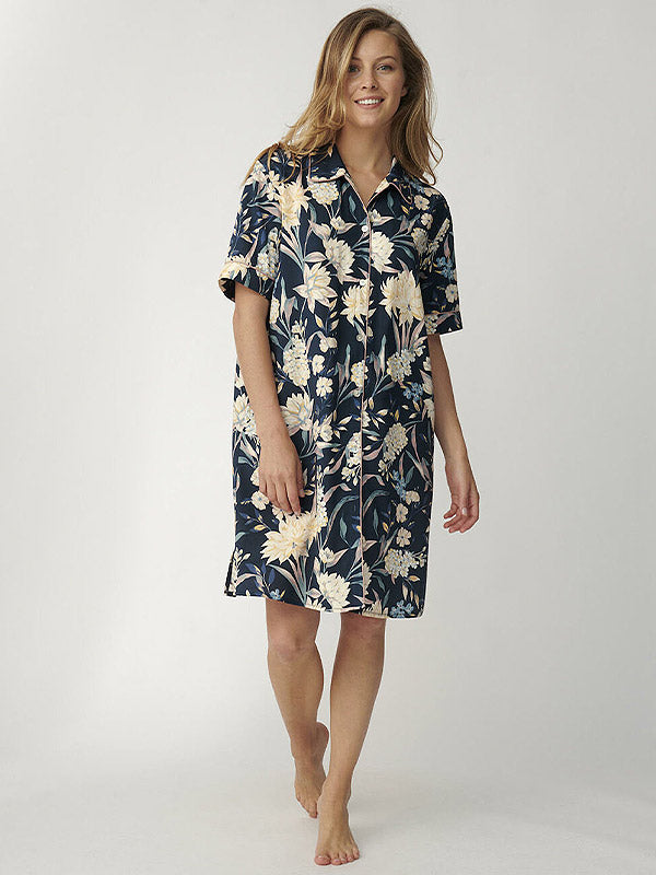 Triumph viskoziniai naktiniai "Lounge Me Boyfriend NDW SSL Navy - Multicolor Flower Print"