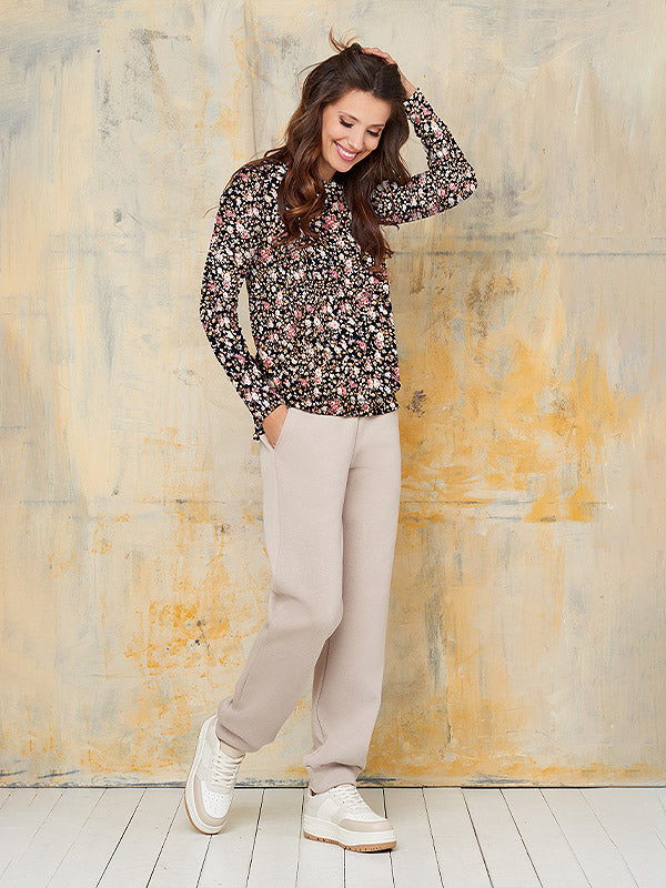 Lega veliūrinė palaidinė ilgomis rankovėmis "Shirley Black - Cream - Rose Flower Print Velour"