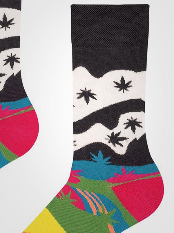 Spalvotos Kojines unisex medvilninės kojinės "Cannabis Fields Multicolor"