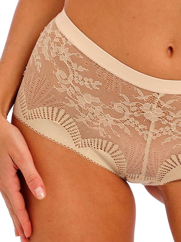 Wacoal nėriniuotos kelnaitės šortukai "Sensu Lace Champagne"