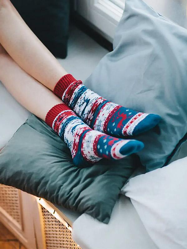 Many Mornings unisex storos medvilninės kojinės "Warm Rudolph Red - White - Blue"