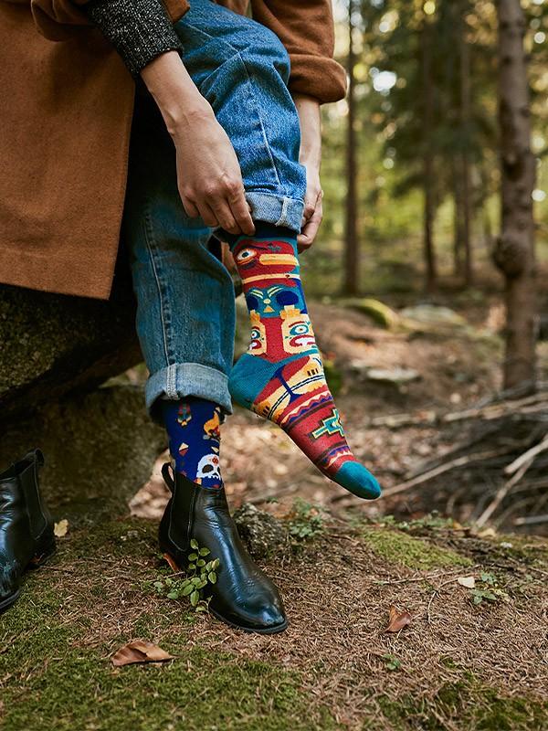 Many Mornings unisex medvilninės kojinės "Apache Tribe Blue - Red - Yellow"