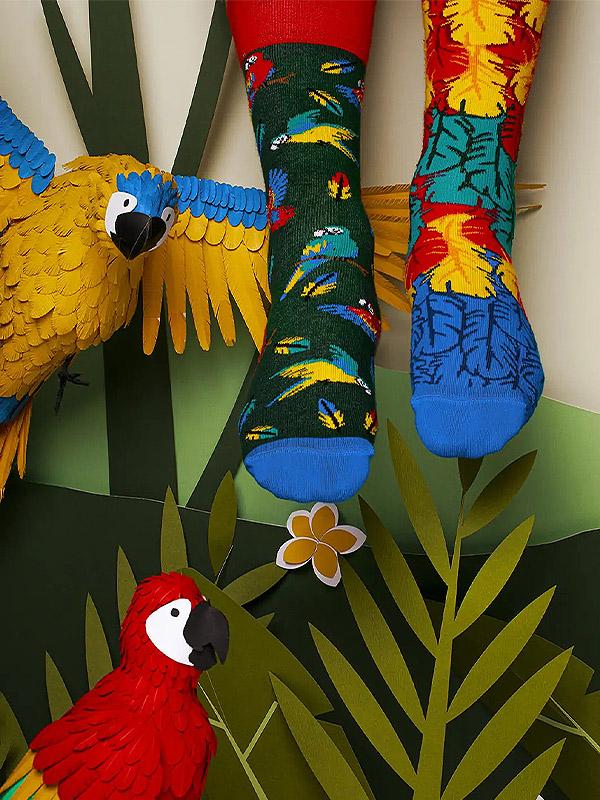 Many Mornings unisex medvilninės kojinės "Paradise Parrot Multicolor"
