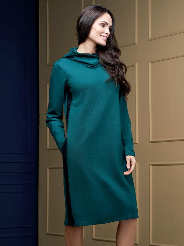 Lega sportinio stiliaus suknelė su gobtuvu "Alaida Dark Green - Black"