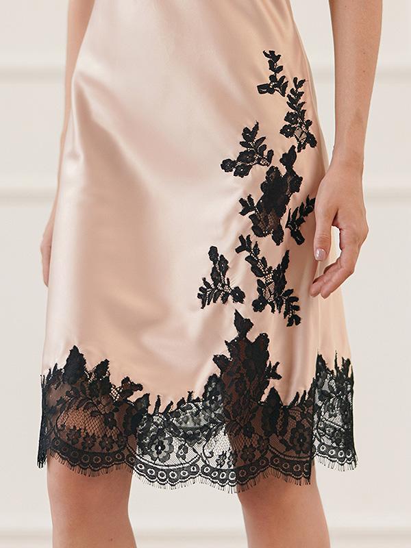 Komilfo шелковая ночная рубашка с кружевом "Topaz Beige - Black"