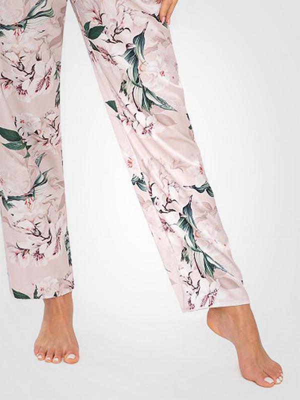 Donna atlasinė pižama su ilgomis kelnėmis "Nelly Dark Green - Beige Flower Print"