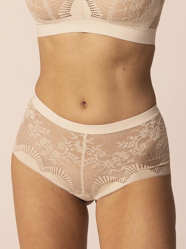 Wacoal nėriniuotos kelnaitės šortukai "Sensu Lace Champagne"
