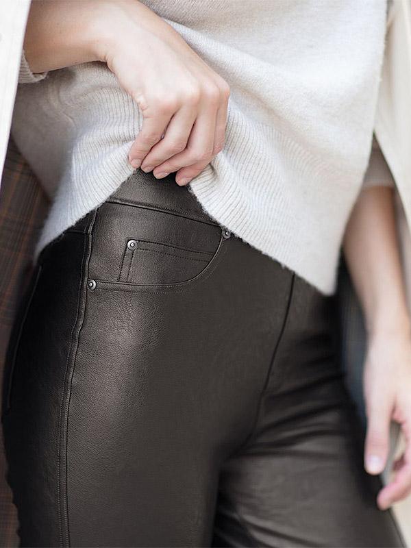 Spanx koreguojančios odos imitacijos kelnės "Leather-Like Ankle Skinny Black"