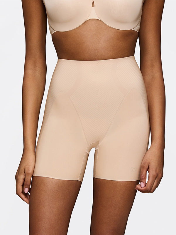 Triumph koreguojantys aukšto juosmens šortukai "BMU Illusion Curve HW Nude"