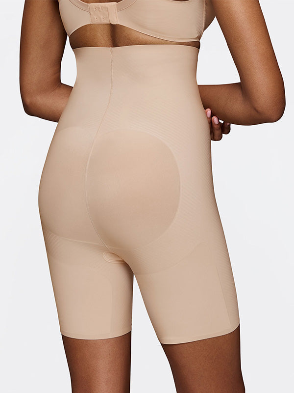 Triumph koreguojantys itin aukšto juosmens šortukai "BMU Illusion Curve Super HW Nude"