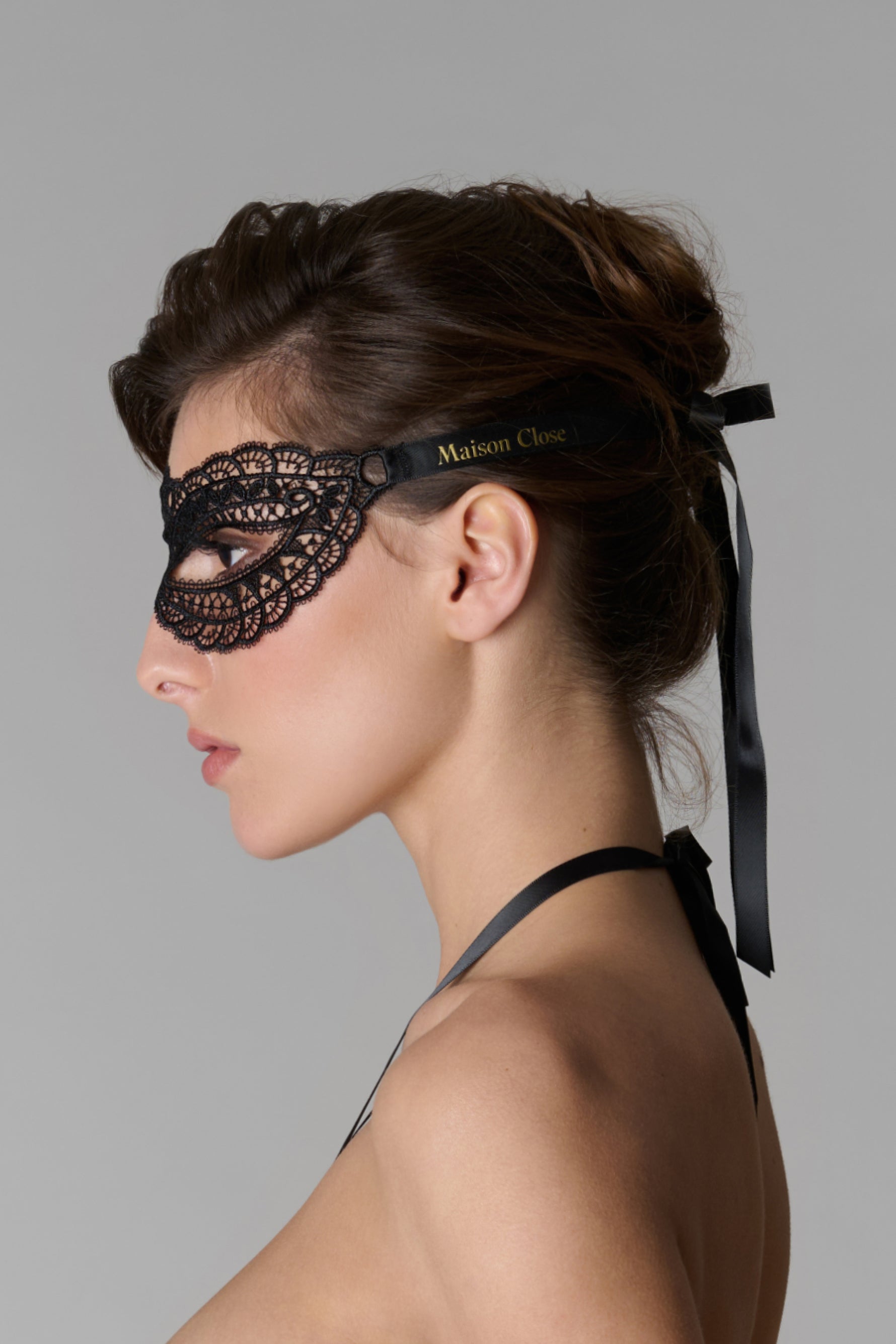 Maison Close nėriniuota kaukė "Le Ravissant 2 Black"