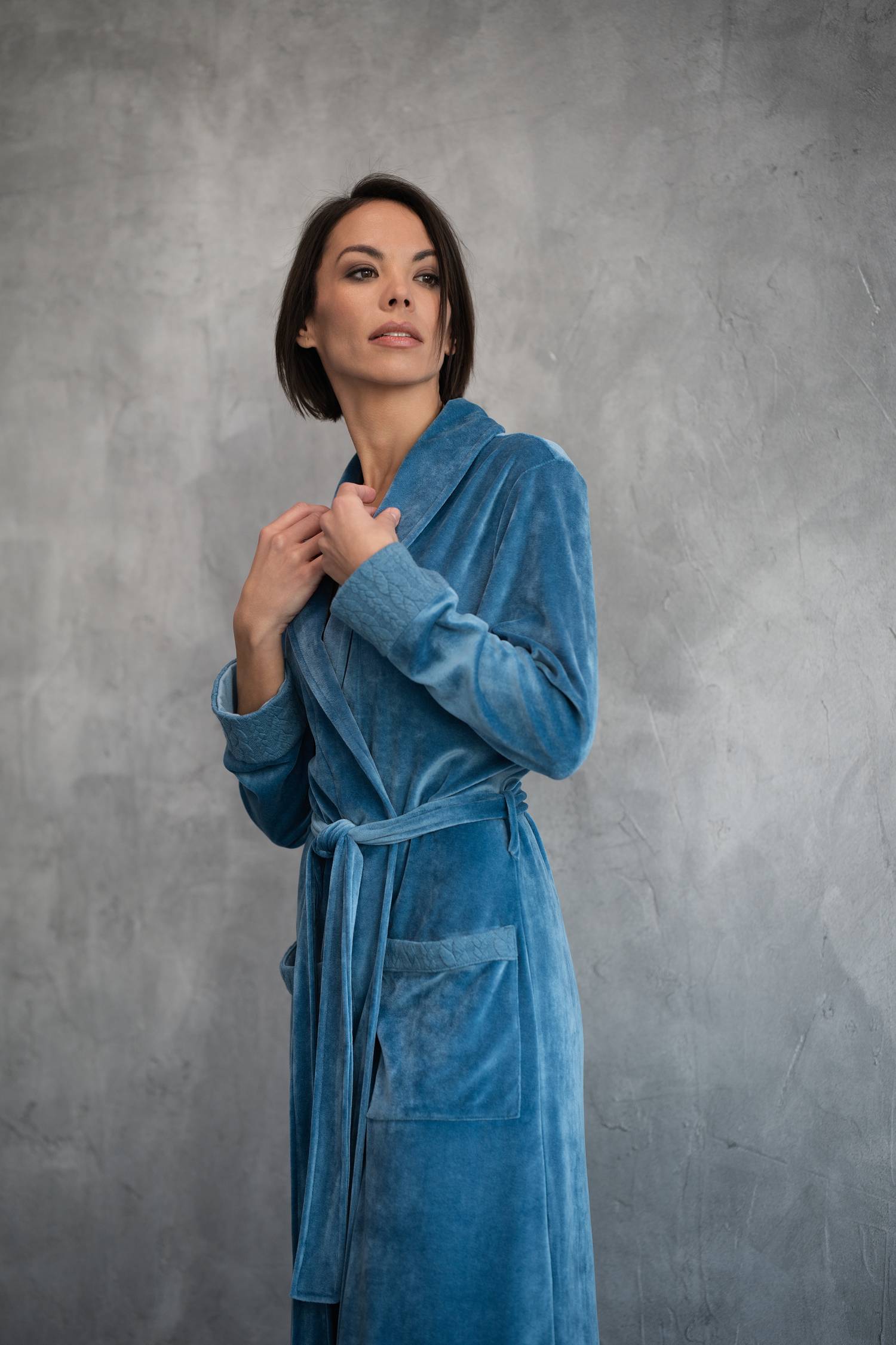 moteriškas stilingas chalatas