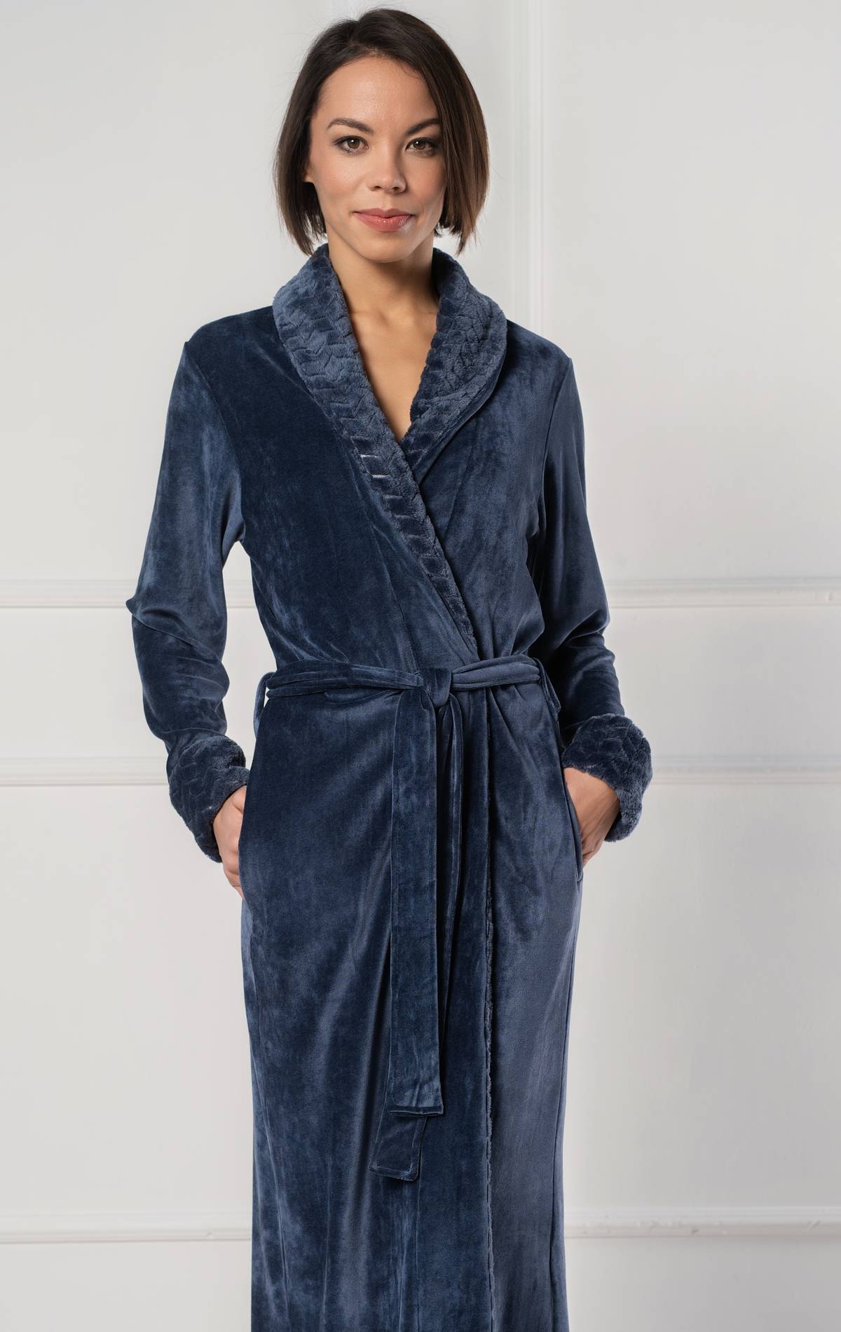 šiltas veliūrinis chalatas