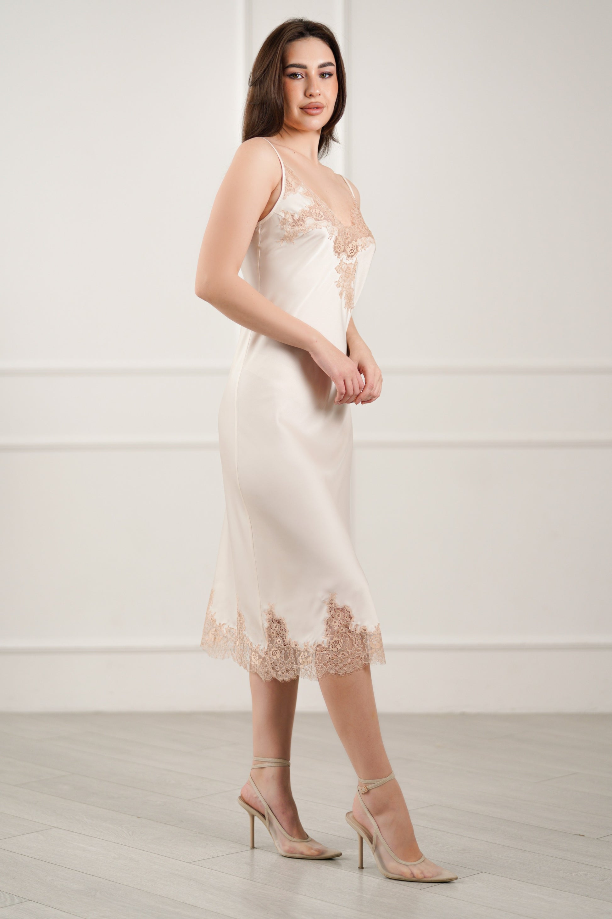 moteriški šilko naktiniai