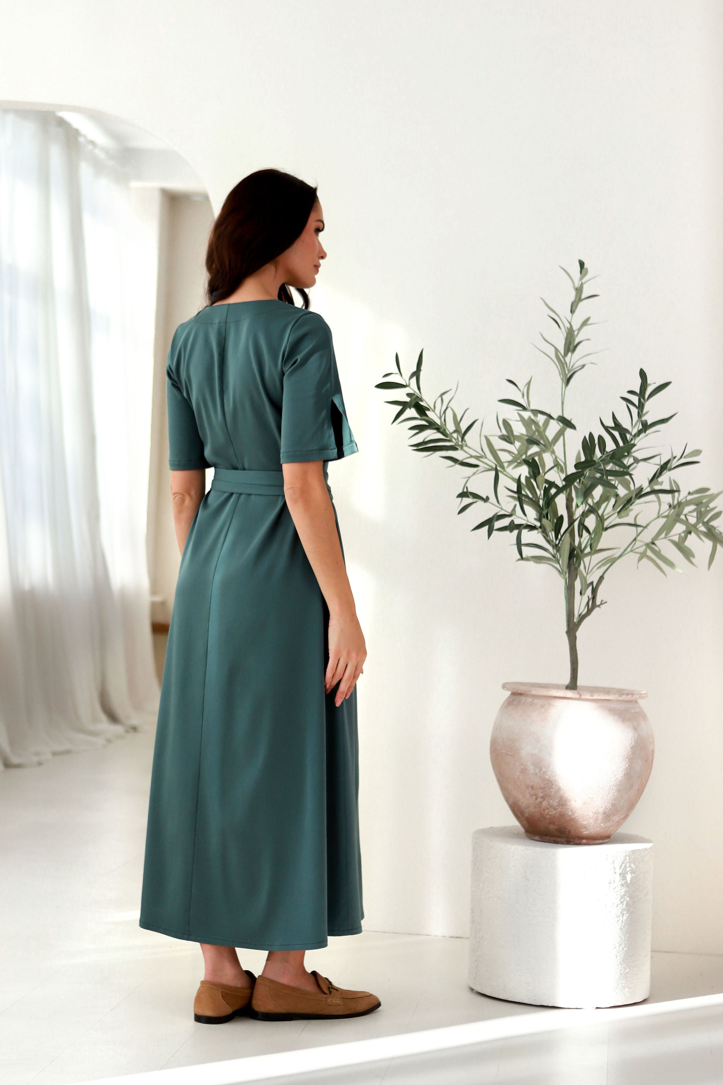 suknelė su dirželiu