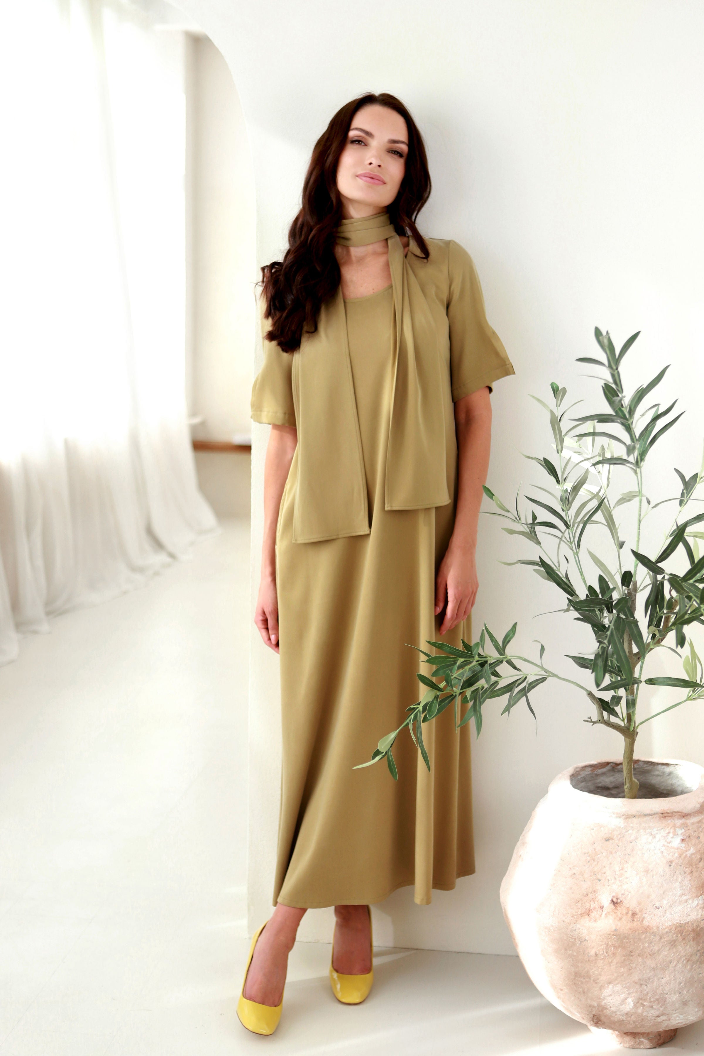 moteriška midi suknelė