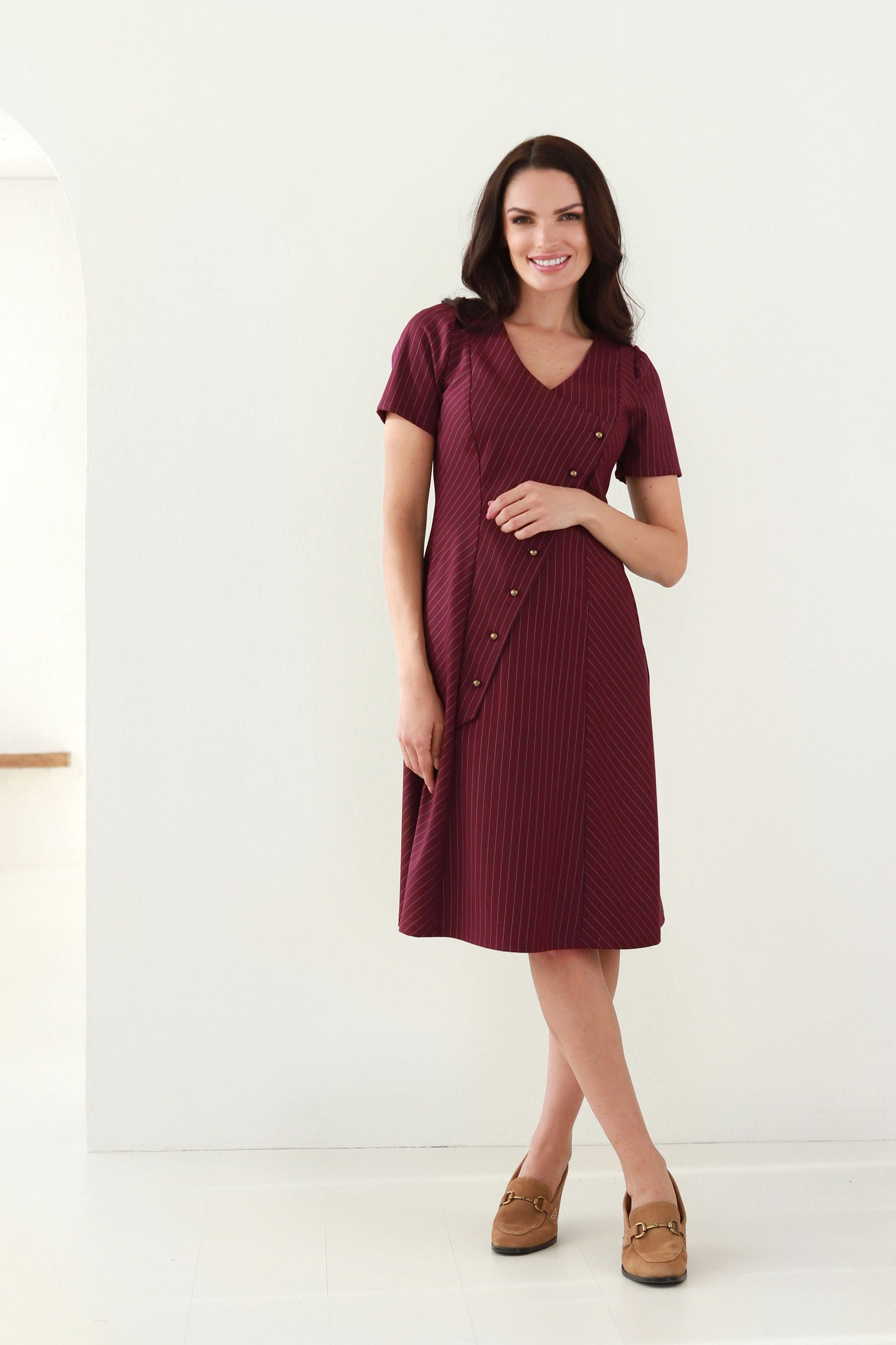 klasikinė A silueto suknelė