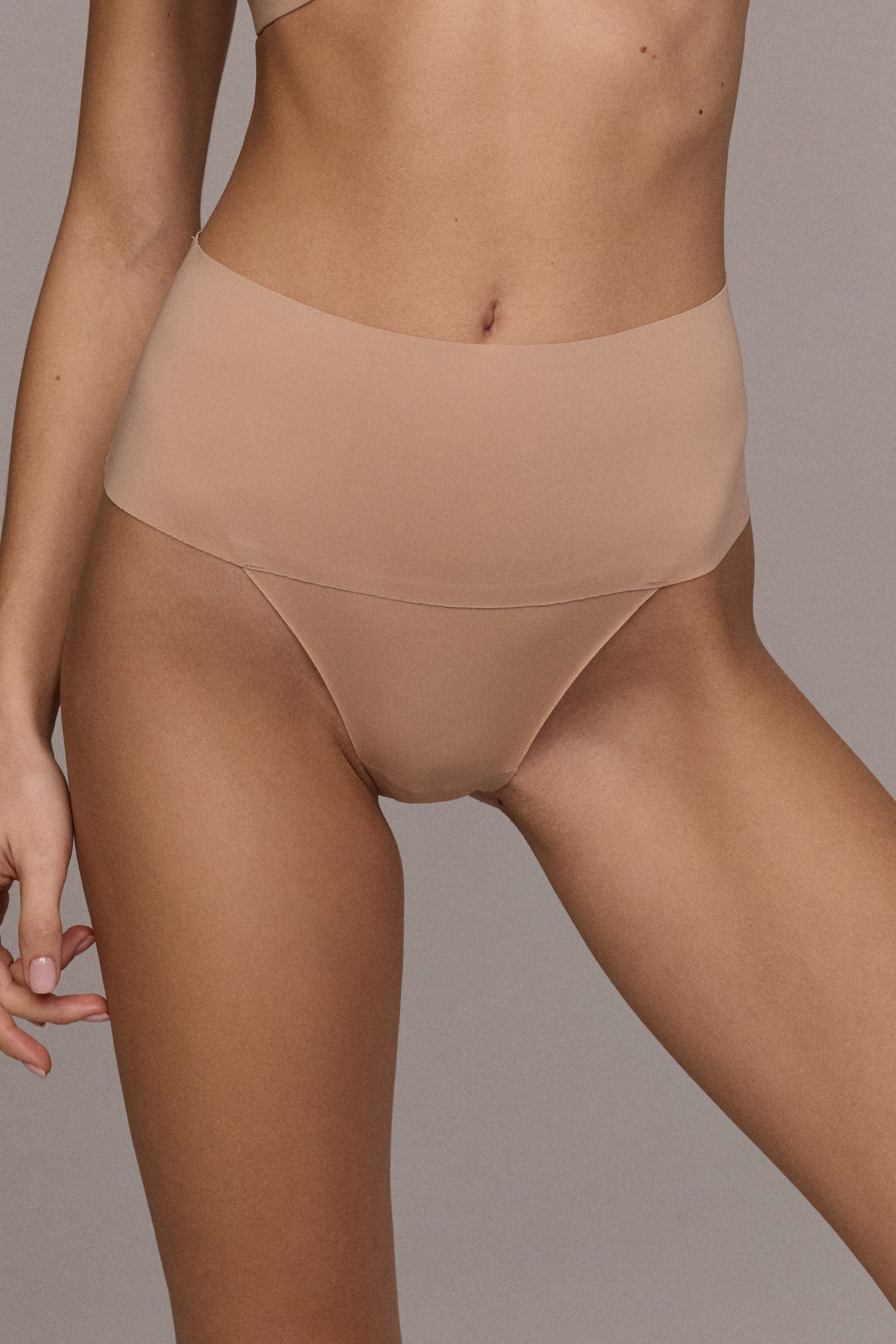 Aruelle Smoothing Thong Ivy Tan