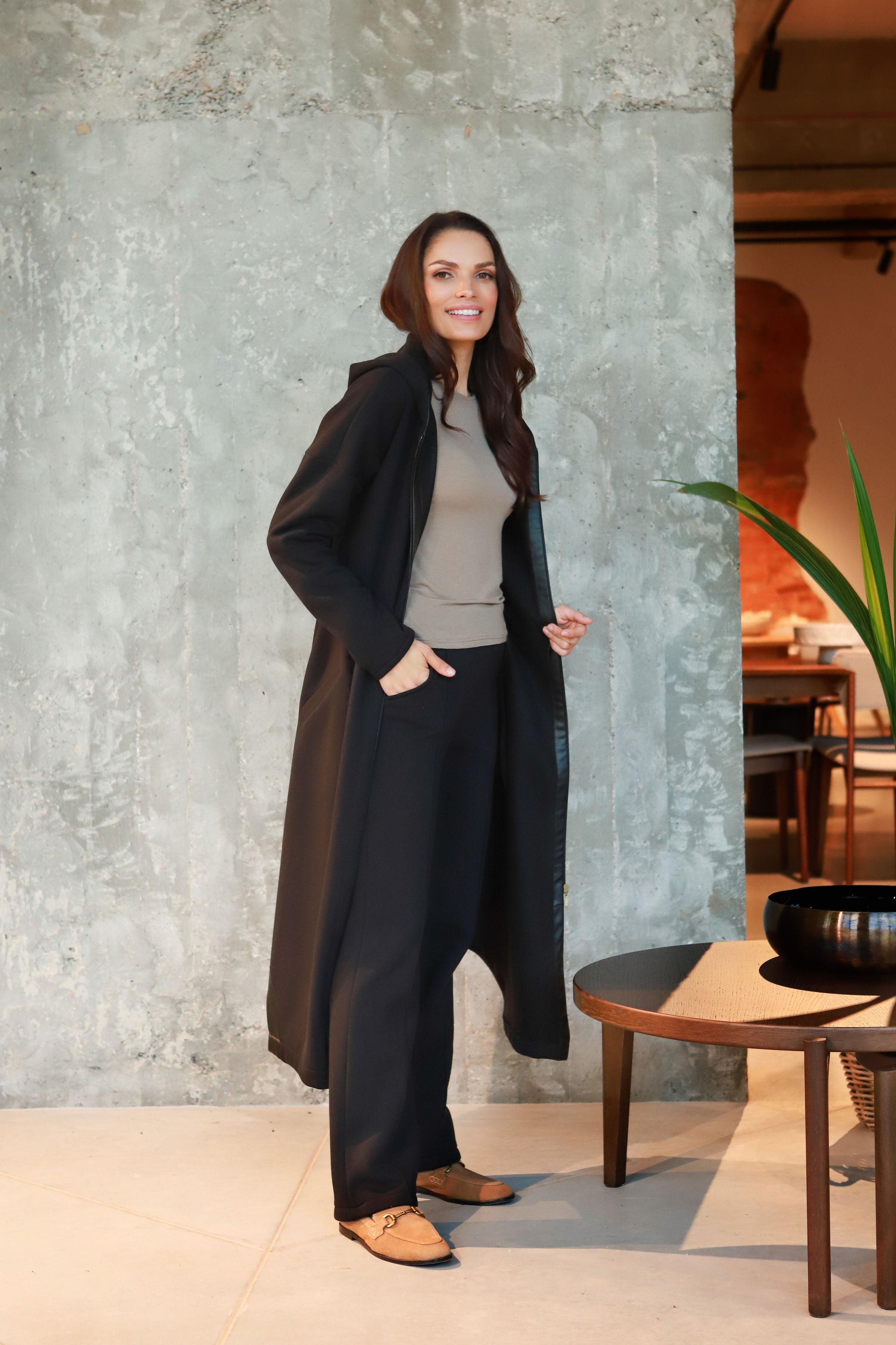 Lega Long Cardigan with Fluff on the Inside Aurelia Black
