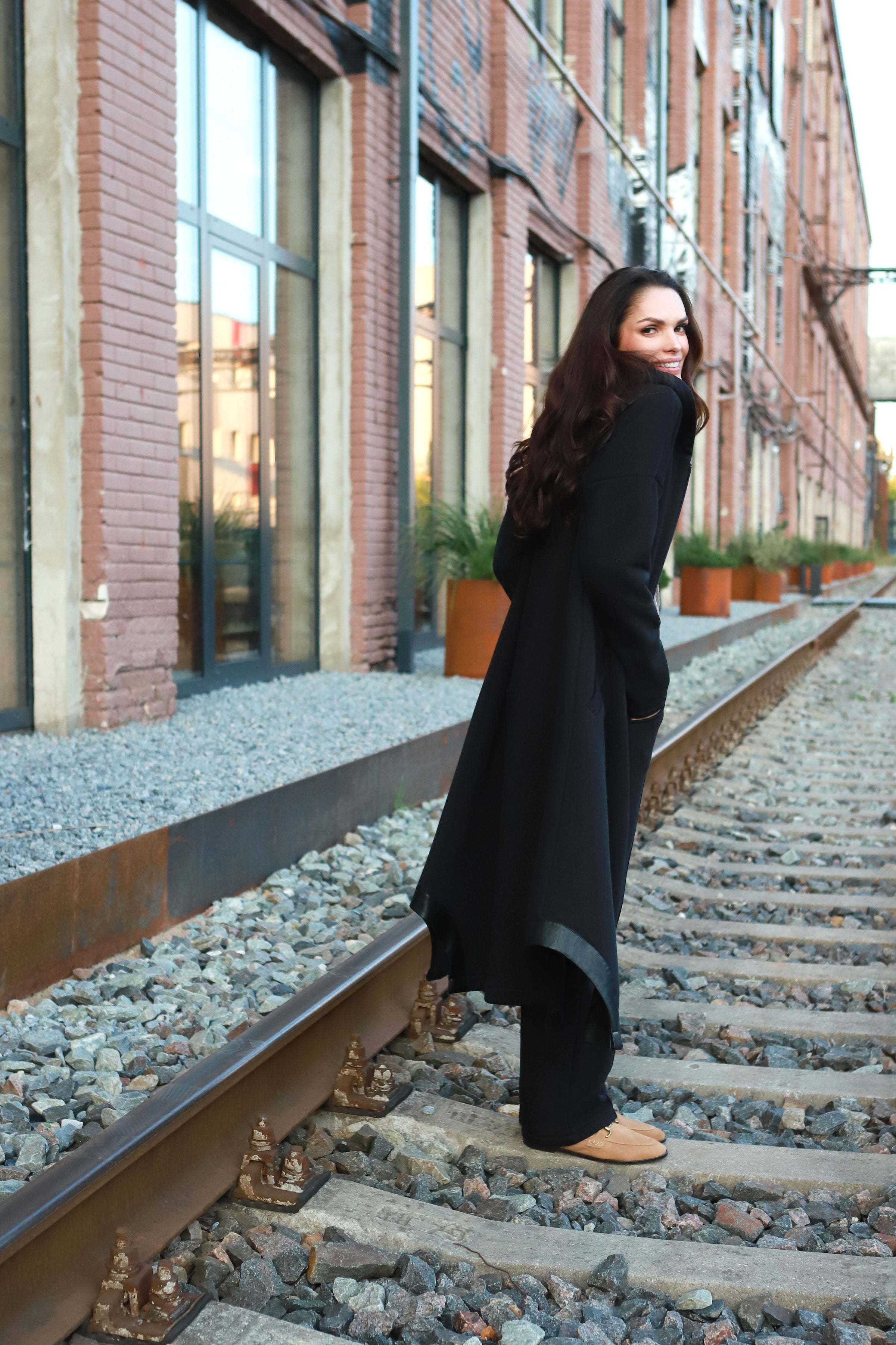 Lega Long Cardigan with Fluff on the Inside Aurelia Black