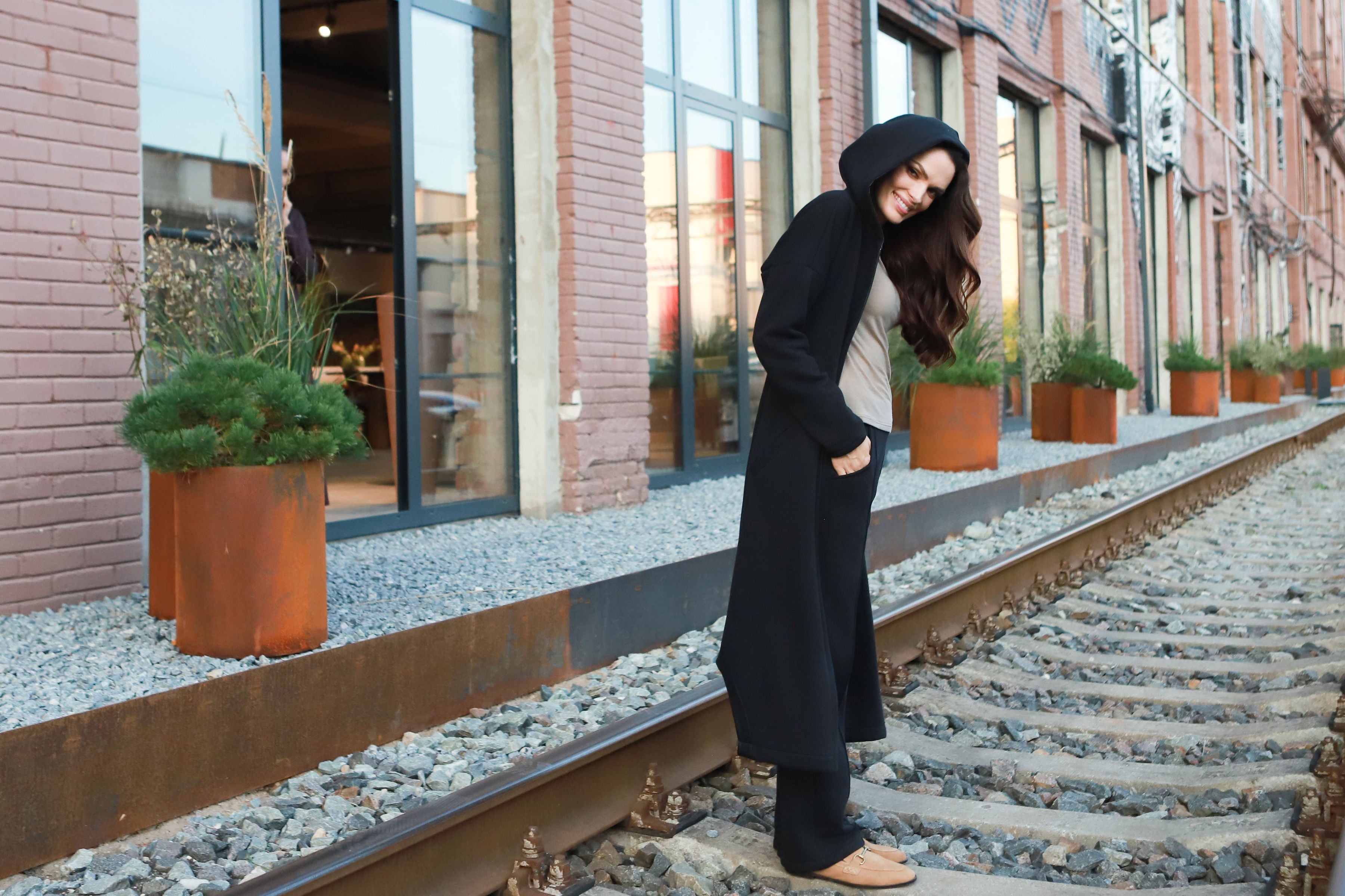 Lega Long Cardigan with Fluff on the Inside Aurelia Black