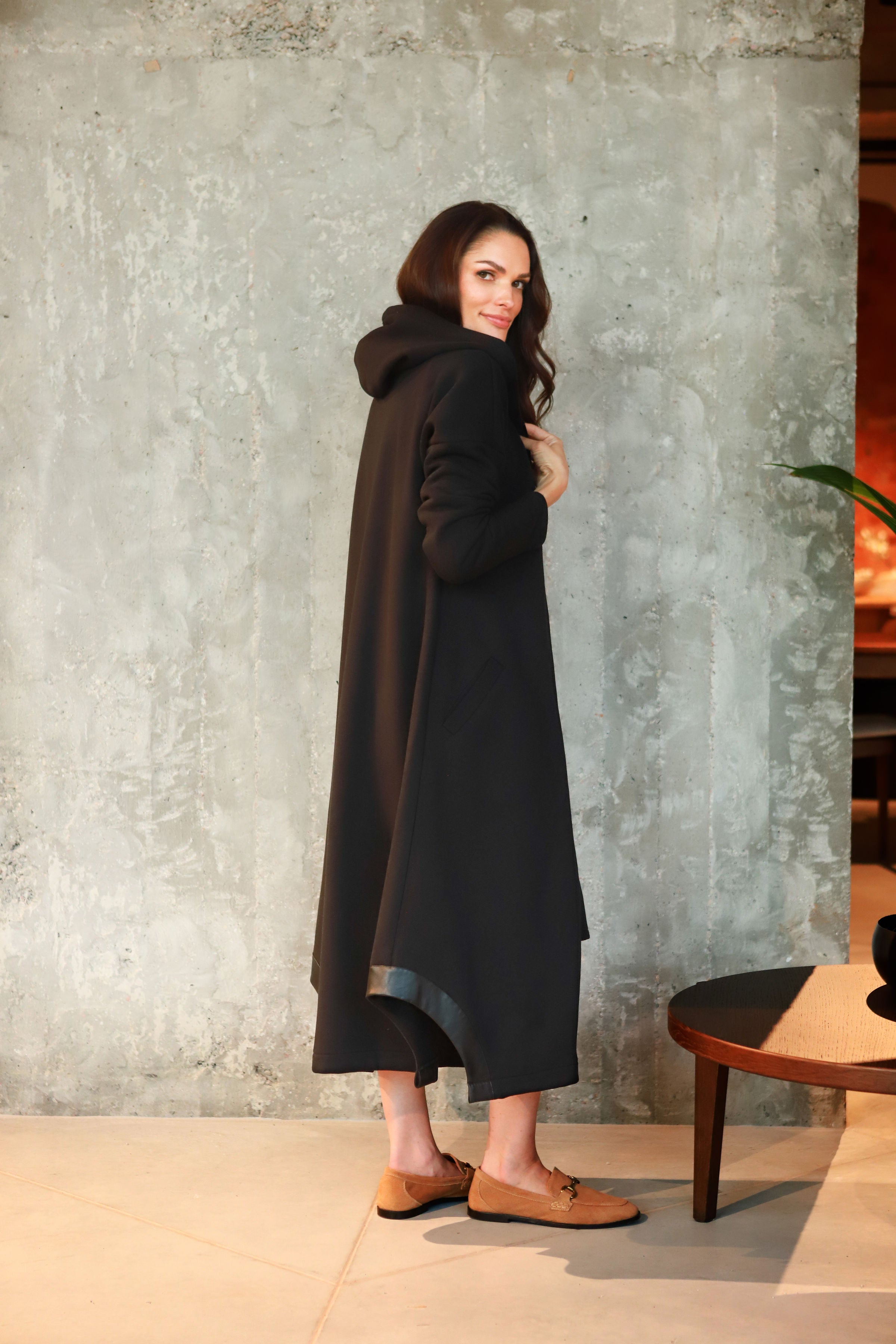 Lega Long Cardigan with Fluff on the Inside Aurelia Black