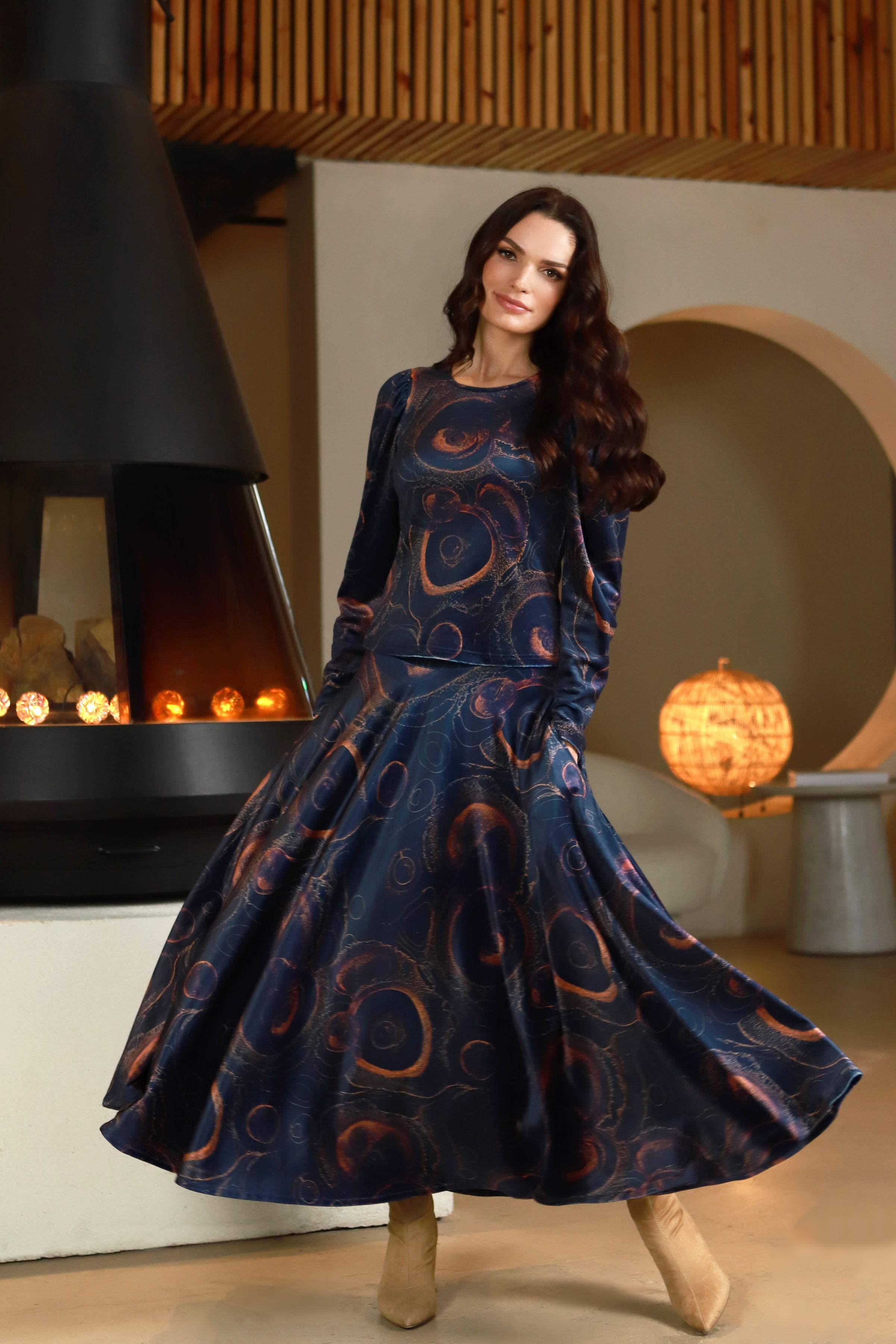 Lega tamsiai mėlyna veliūrinė palaidinė