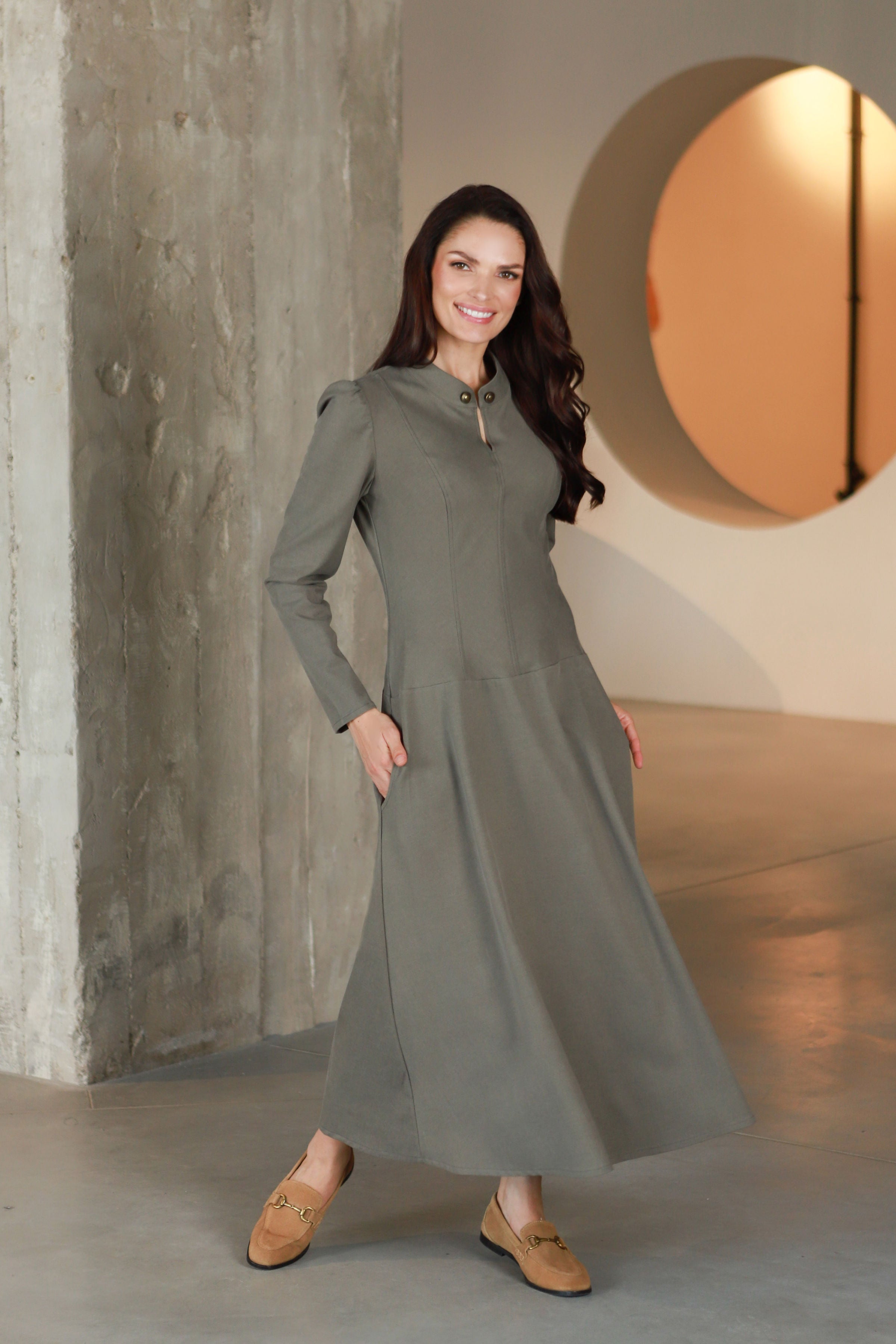 Lega длинное платье А-силуэта "Elara Olive Grey"