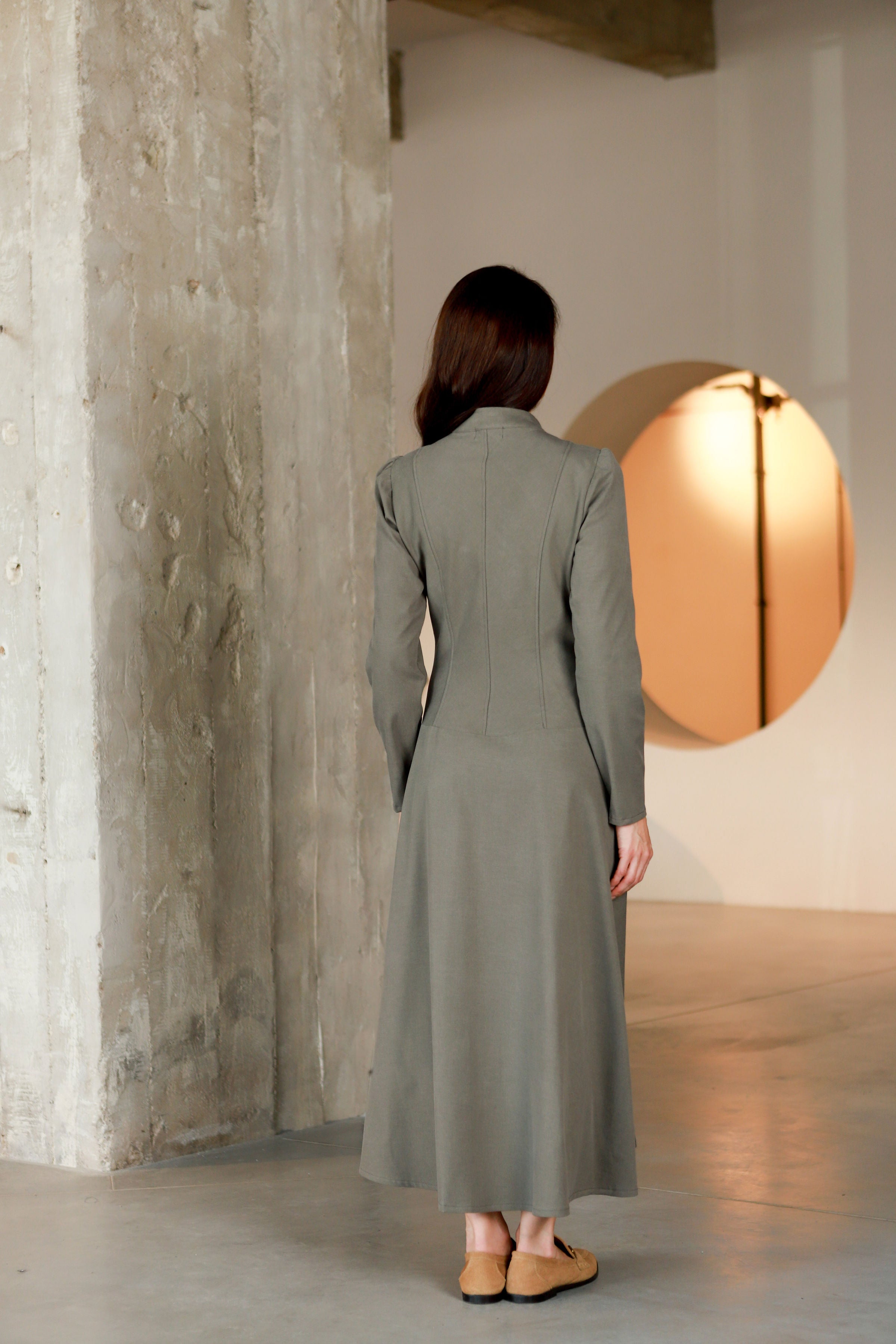 Lega длинное платье А-силуэта "Elara Olive Grey"