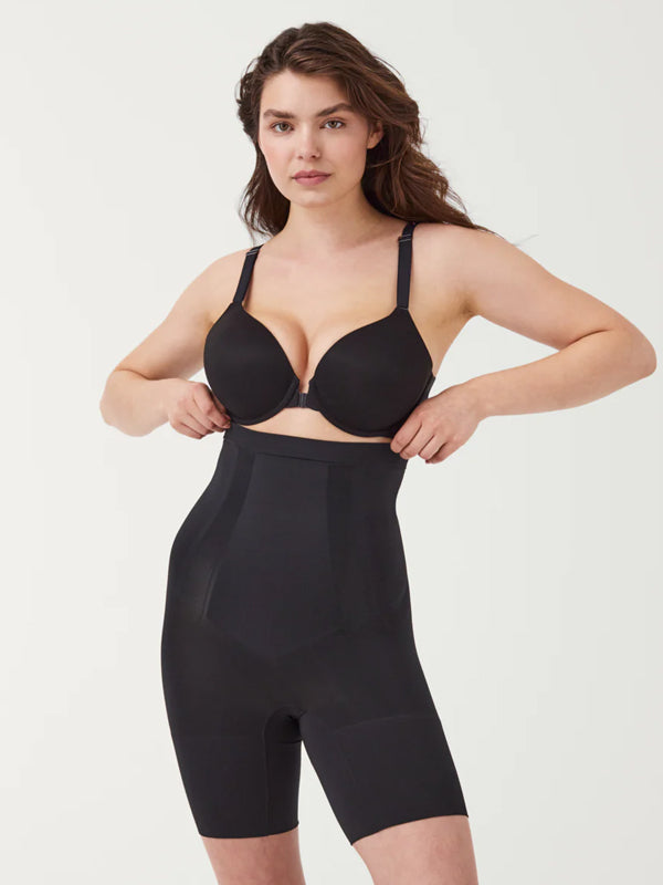 Spanx stipriai formuojantys aukšto juosmens šortukai "OnCore Mid-Thigh Black"