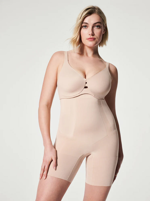 Spanx stipriai formuojantys aukšto juosmens šortukai "OnCore Mid-Thigh Nude"
