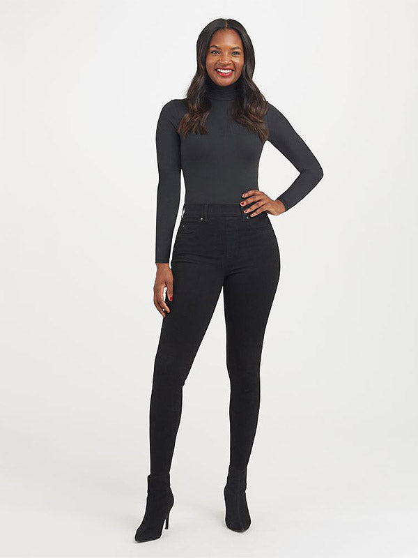 Spanx koreguojantys džinsai-leginsai "Ankle Skinny Black"