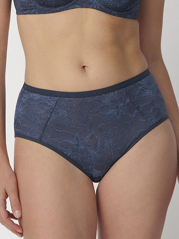 Triumph aukšto juosmens nėriniuotos kelnaitės "Amourette Charm Maxi 01 Dark Blue"