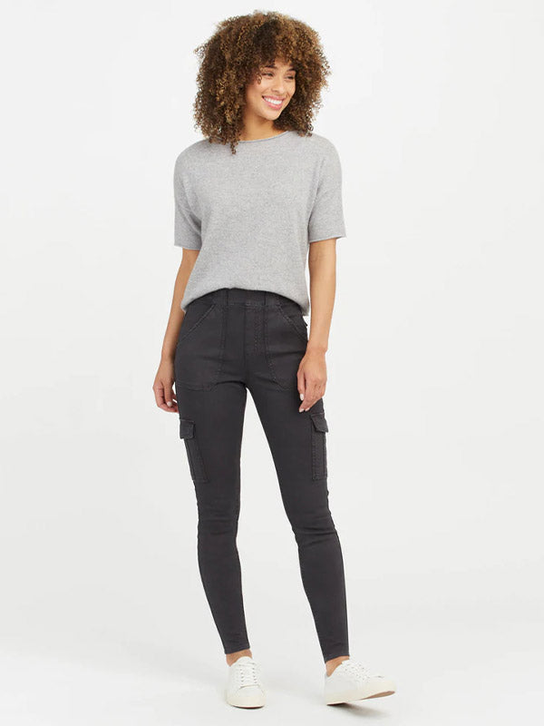 Spanx koreguojančios kelnės "Stretch Twill Ankle Cargo Black"