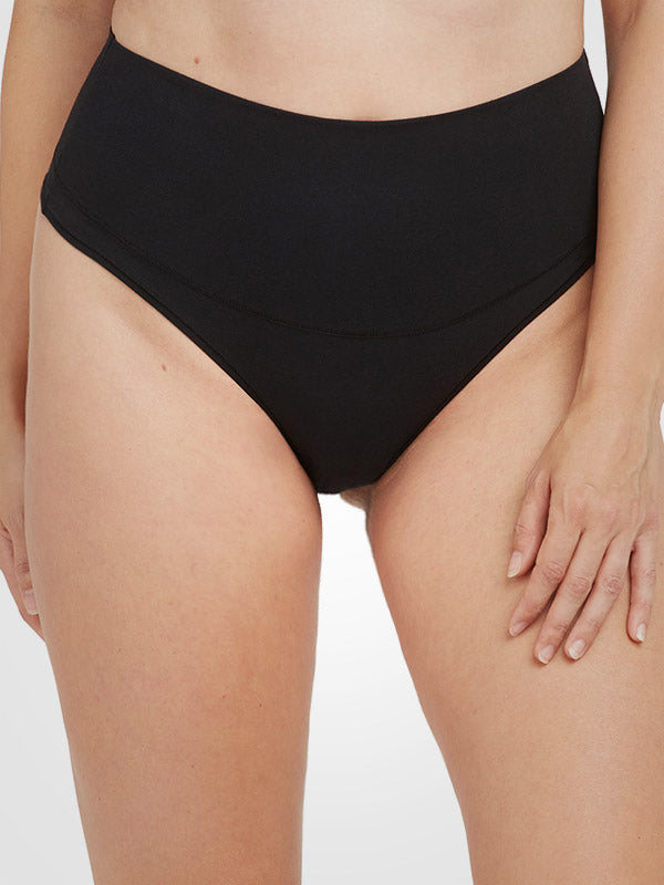 Spanx koreguojančios medvilnės ir modalo kelnaitės stringai "Cotton Comfort Black"