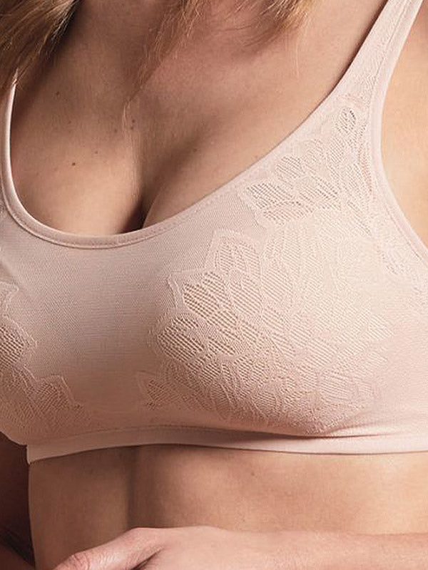 Triumph inovatyvi nėriniuota liemenėlė be lankelių "Fit Smart P EX Cream"