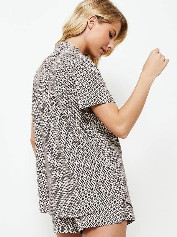 Aruelle trumpa viskozinė pižama "Jamila Short White - Beige - Black Ornament Print"