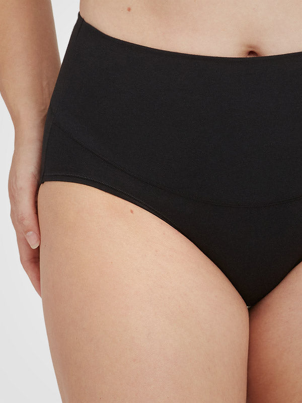 Spanx koreguojančios medvilnės ir modalo kelnaitės "Cotton Comfort Black"