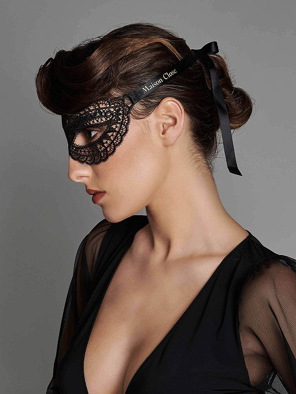 Maison Close nėriniuota kaukė "Le Ravissant 2 Black"